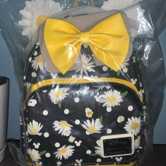 Disney Loungefly Bundle - Minnie Mouse Daisy - Picture 3 of 11
